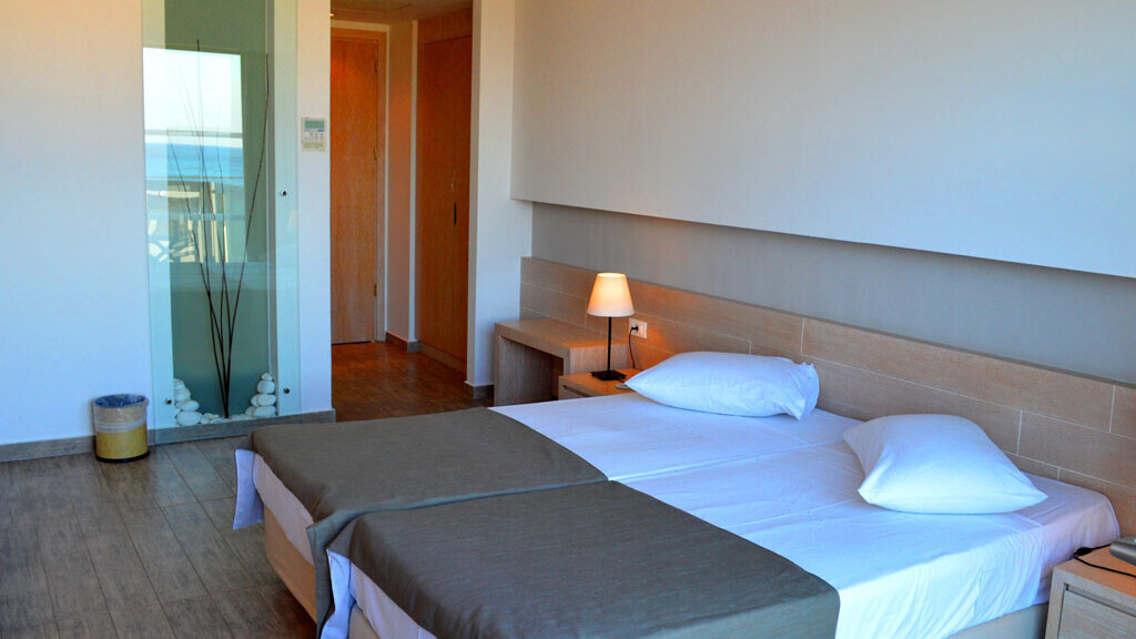 Maisonette (Garden or Sea View)